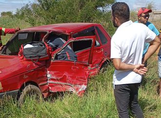 Acidente entre carro e caminhão em Salobro deixa uma vítima fatal