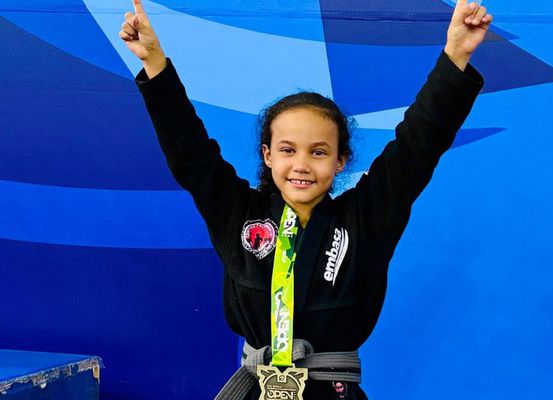 Atleta ireceense Beatriz Dourado conquista bronze no Rio Spring Kids International Open 2024 de Jiu-Jítsu