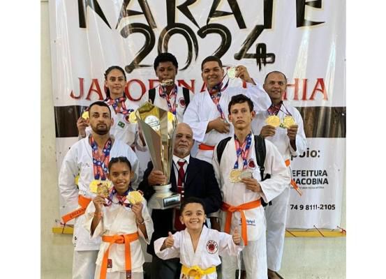 Atletas de Itaguaçu da Bahia conquistam o título no XI Campeonato Baiano de Karatê em Jacobina