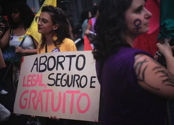 Câmara aprova urgência de texto que equipara aborto a crime de homicídio; entenda o que é o aborto legal e quando ele é permitido