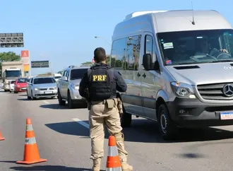 Campanha alerta sobre uso de álcool e drogas associado à direção