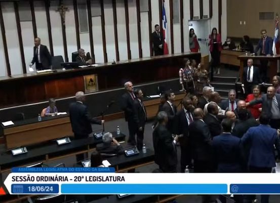 Discussão sobre 'PL do Aborto' termina em briga entre deputados na Assembleia Legislativa da Bahia; segurança foi acionada