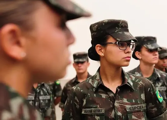 Governo federal publica decreto com regras para o alistamento militar feminino