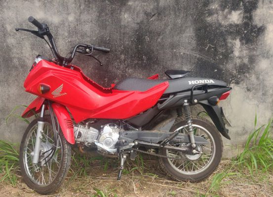 Moto furtada em Xique-Xique é encontrada em fazenda de São Gabriel
