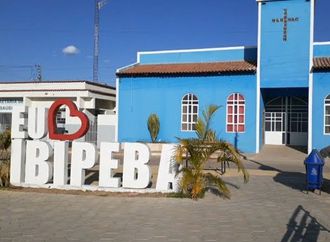 Mulher é atropelada por carro em Ibipeba, motorista foge sem prestar socorro