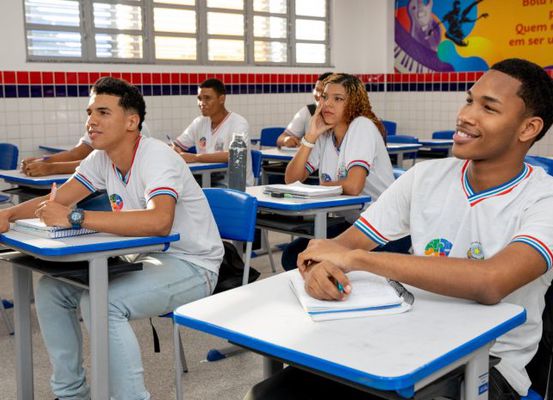 Renovação de matrícula para estudantes da rede estadual começa na próxima segunda-feira (18)